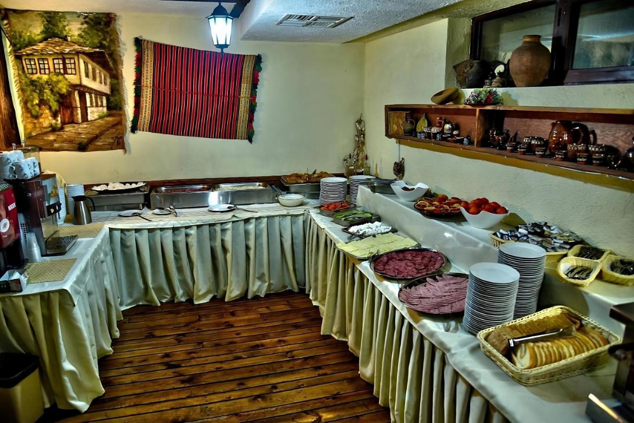 Refurbished Studios, Mountain View Balconies, Minutes From Gondola Bansko Exterior photo