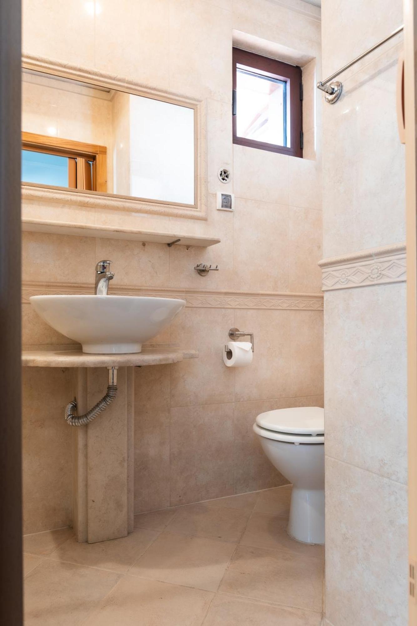 Refurbished Studios, Mountain View Balconies, Minutes From Gondola Bansko Exterior photo
